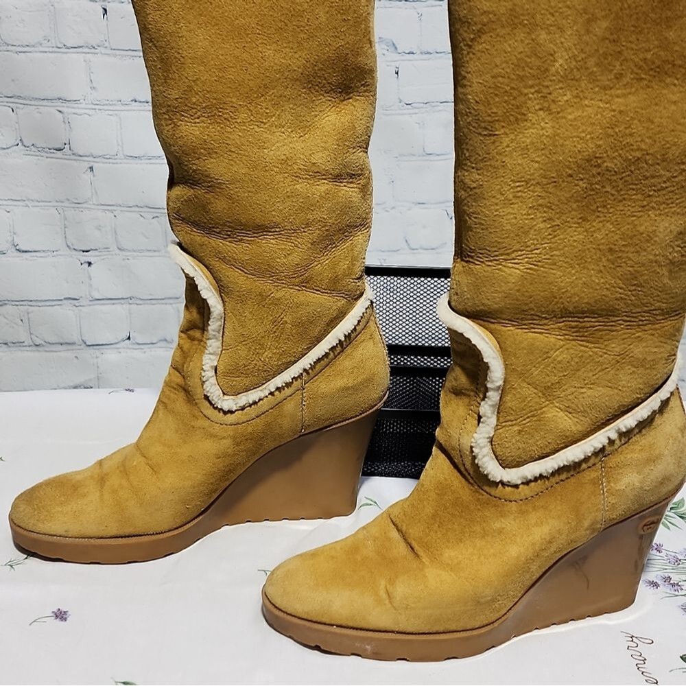 Gucci Tan Suede Shearling Wedge Heel Boots Womens 6.5 B Winter Luxury - Picture 4 of 15